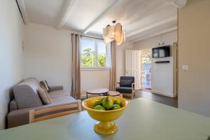 Cottage with views in a quiet setting