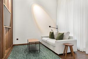 FIRST CLASS Studio Luxury Comfort Awaits