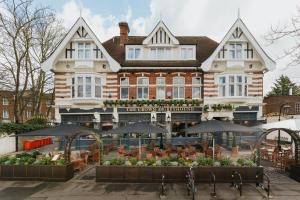 The Crown & Greyhound by Innkeepers Collection