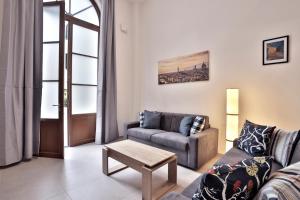 GuestHost - Santa Maria Novella Lovely Flat - Ground Floor