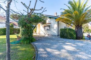 Quiet Villa Oasis, Garden and Italian Charm