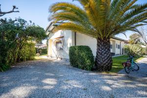 Quiet Villa Oasis, Garden and Italian Charm