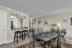 Dreamy Oceanfront Views Direct Beach & Pool Access