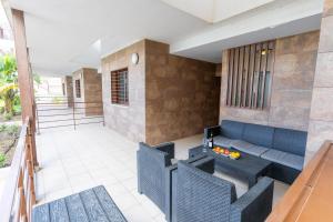 Sunlit Terrace Apartment Pool & Garden & Terrace