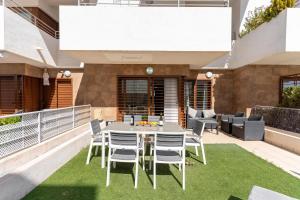 Sunlit Terrace Apartment Pool & Garden & Terrace