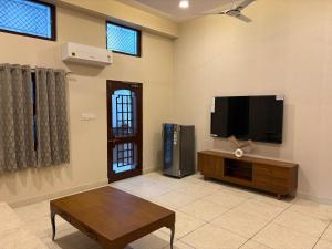 B-16 Stays Boutique Stay with Kitchen Central Jodhpur