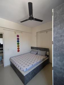 A cosy 2 BHK near VaishnoDevi Circle