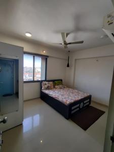 A cosy 2 BHK near VaishnoDevi Circle