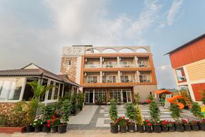 Ritz Valley Resort