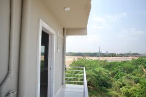 Riveraside Villa