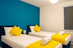 Contractors and Relocators Apt - Long Stay Savings - Fibre Optic Hi-Speed Wi-Fi - Multiple Free Parking Spaces - Netflix - Sleeps 4