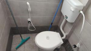 Cozy 1Rk 2km From Hosa Road Metro with lift 408