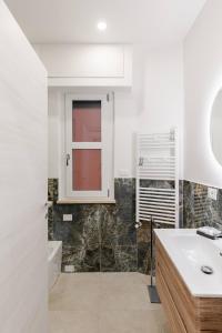 Modern home in the heart of Turin by RD Domus