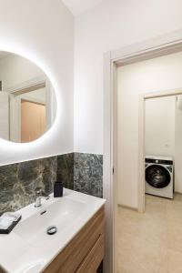 Modern home in the heart of Turin by RD Domus