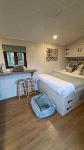 Little Orchard Retreats