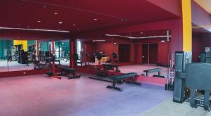 Designer Studio w Rooftop Pool and Views