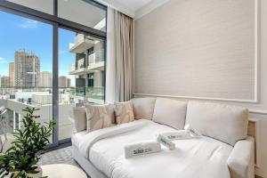 Cozy 1Bedroom with Rooftop Pool & Sauna in JVC