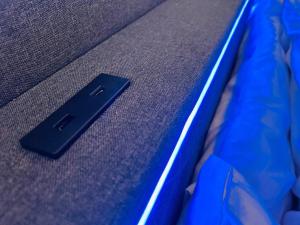 Vibrant City Escape: 1-Gig Fibre & Cosy Modern