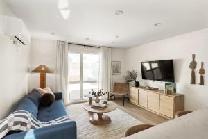 Tide House - Unit A Modern Seaside 1BD w Parking