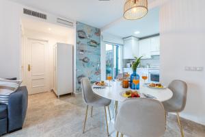 797 HOLIDAY RENTALS-El patio andaluz en la carihuela 1 min playa