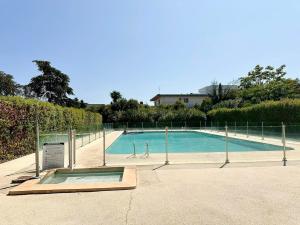 Parc Vélusine - T2 lumineux, 4 couchages, clim, terrasse, parking, 2 piscines&tennis