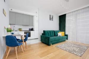 Elegant Studio Next To Westfield Arkadia In Warsaw By Noclegi Renters