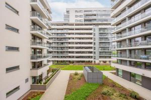 Elegant Studio Next To Westfield Arkadia In Warsaw By Noclegi Renters