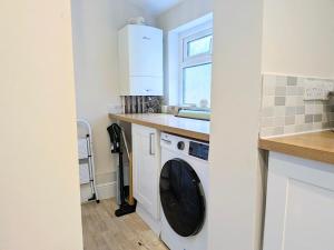 Eoforwic Cottage with free on street Parking