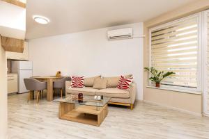 Modern 1BD Apartment in Heart of Plovdiv by Flat Mаnager