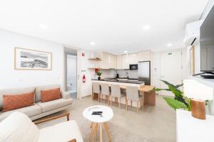 Big Waves Retreat Nazaré - By Nest & Co