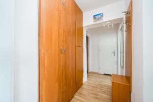 Las Bielański Homely Apartment by BookingHost