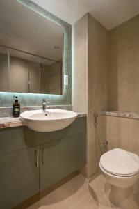 Luxury 3BR with Scenic Marina Panorama