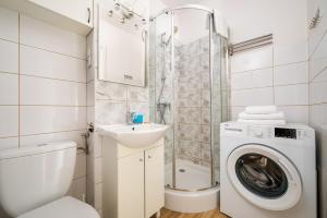 Las Bielański Homely Apartment by BookingHost