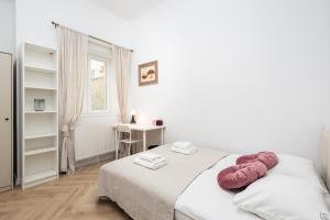 Kołłątaja - 2 Bedroom Old Town Apartment - by Upstairs