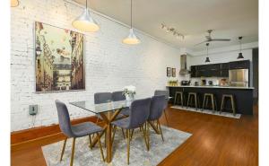 Dreamy Bright 3BR Plateau Loft with AC