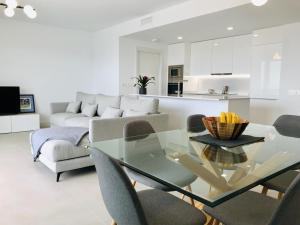 Casa La Vista - 2 Bed Amazing Estepona Sea Views