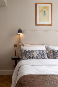 The Wee Alba - Luxury Central Pitlochry 2-Bed Flat with Cosy Fire