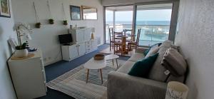 Studio lumineux avec balcon vue mer exceptionnelle