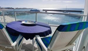 Studio lumineux avec balcon vue mer exceptionnelle
