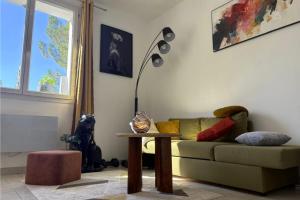 Apartment with terrace and vineyard views