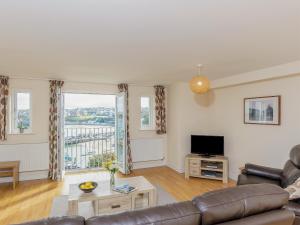 6 Harbour View