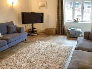 The Threshing Barn- 25347
