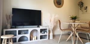 Sfeervolle studio in complex met zwembad - gratis parking - gelijkvloers