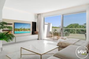 ViVi Homes - The Don - Terrace - Views - Pool