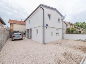 Apartment Apartement Banic by Interhome