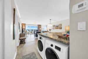 Beach House 201A - Salt Water Retreat