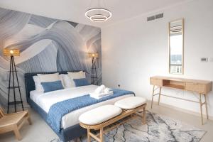 Luxury Burj Facing Apt in DT