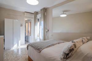 Cozy Retreat with Patio Steps from Alcázar