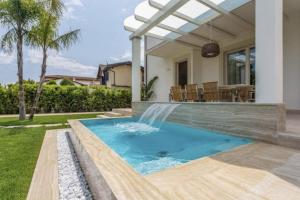 Luxurious 4-Bedroom House with Private Pool in Forte dei Marmi