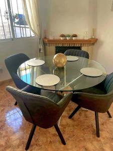 2 bed house close to beach